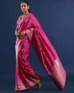 Women Floral Print Saree with Contrast Border - Image 6